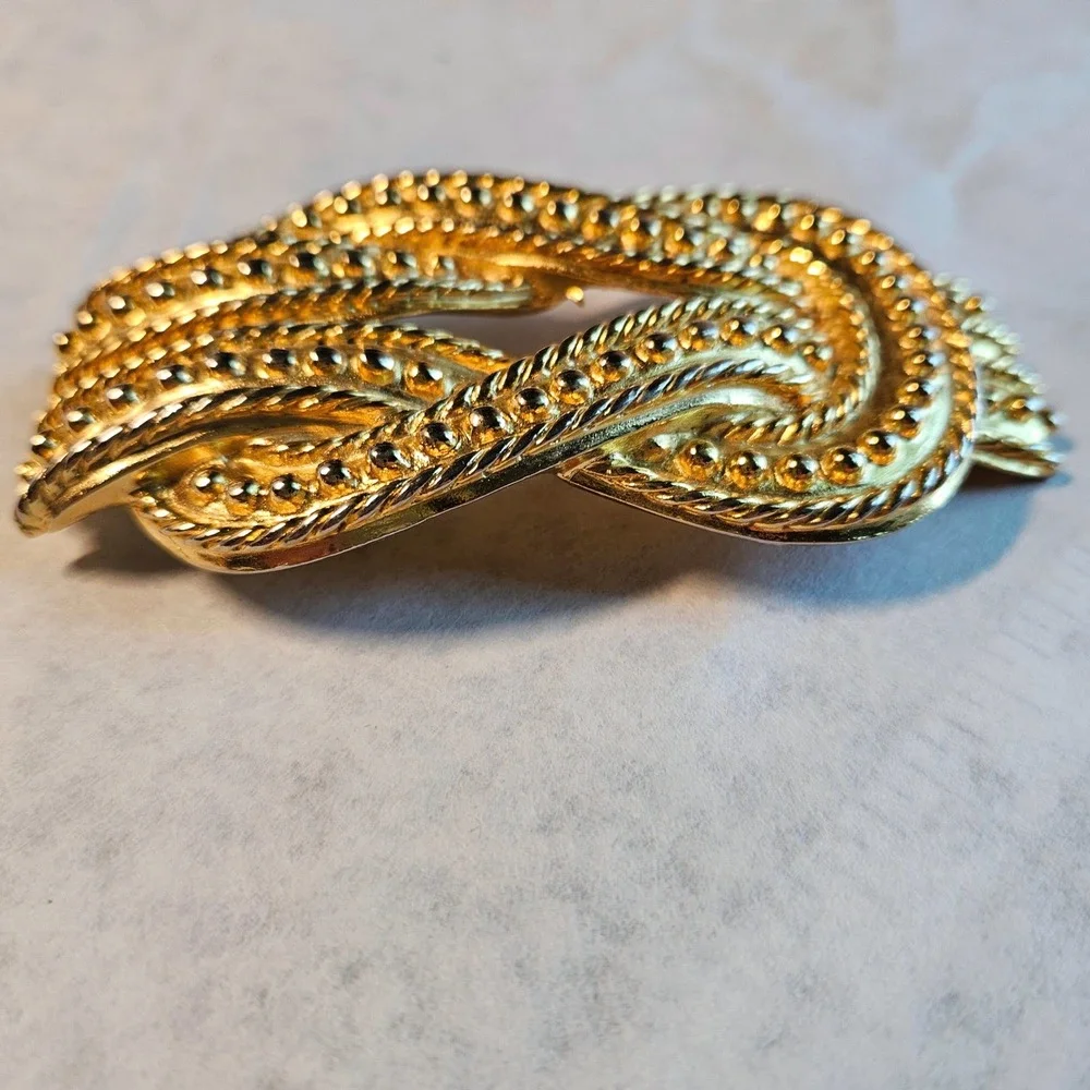Vintage Gold Tone Textured Knot Belt Buckle Beaded Rope Design Accessory